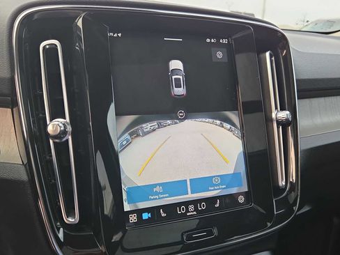 Used 2023 Volvo XC40 B4 Ultimate image 20