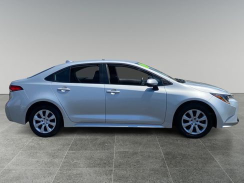 Used 2025 Toyota Corolla LE FWD image 6