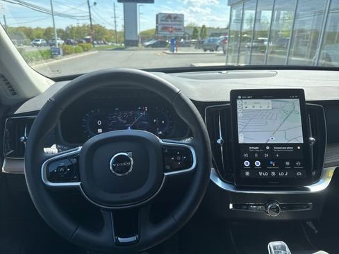Certified 2025 Volvo XC90 B6 Plus AWD/4WD image 19