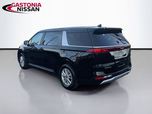 Used 2024 Kia Carnival LX image 6