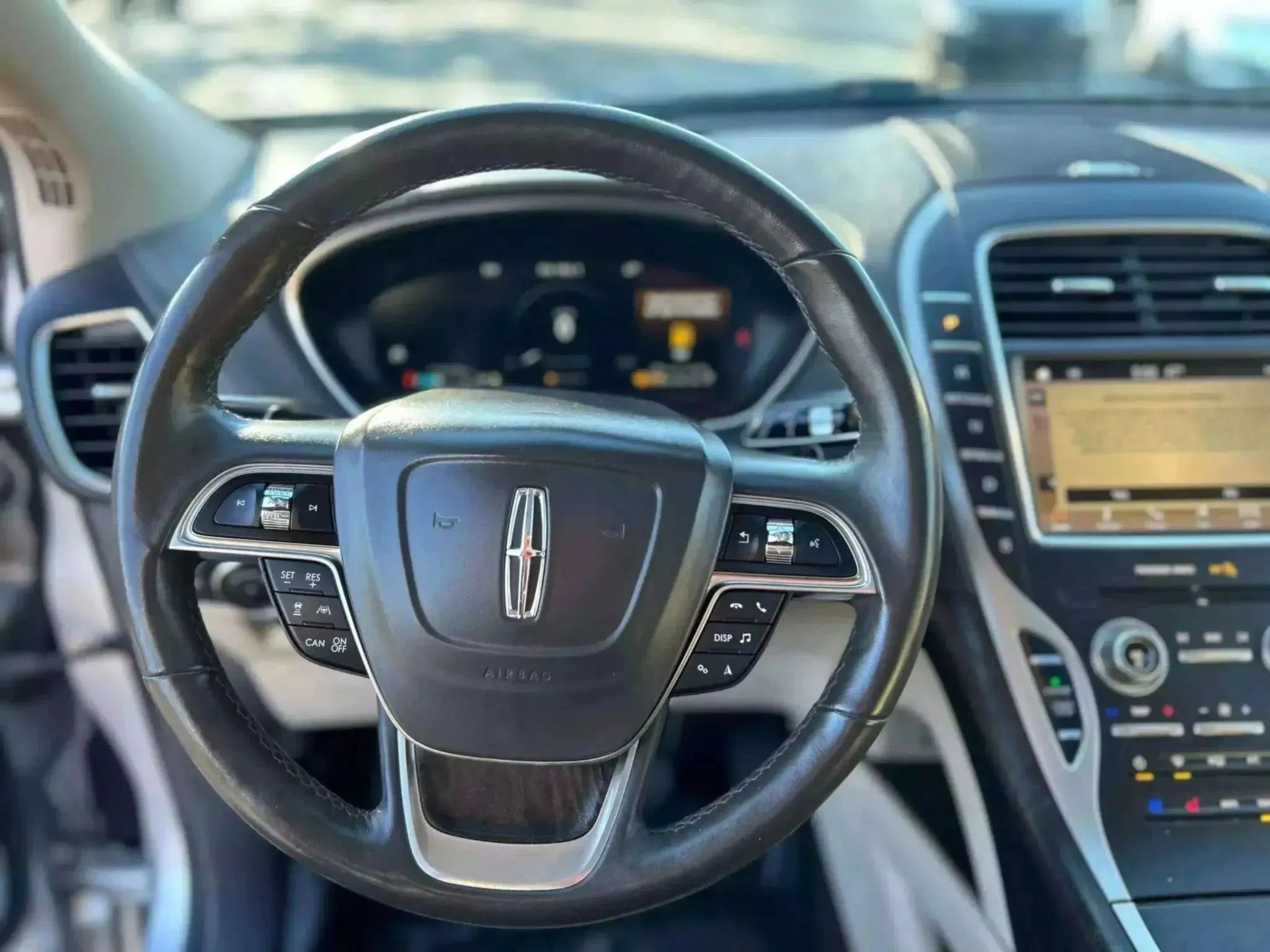Used 2019 Lincoln Nautilus Reserve FWD image 16