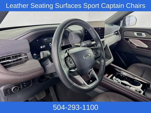 Used 2025 Ford Explorer Platinum w/ LUX Leather Package image 9