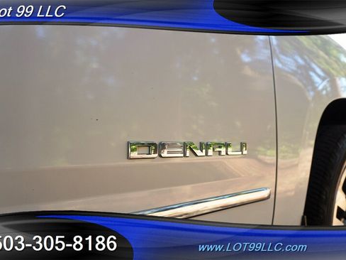 Used 2017 GMC Yukon Denali w/ Open Road Package AWD/4WD image 43