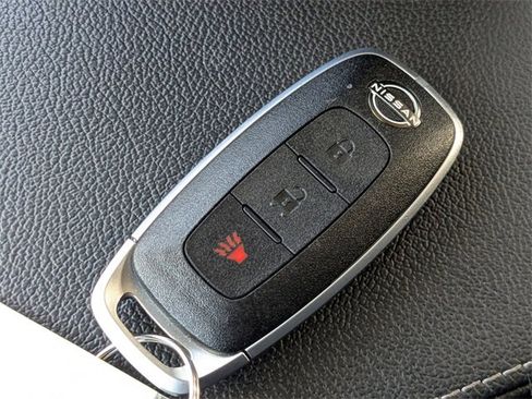 Used 2024 Nissan Kicks S image 7