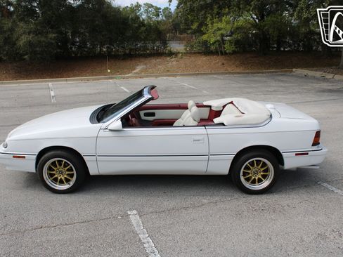Used 1994 Chrysler LeBaron GTC image 18