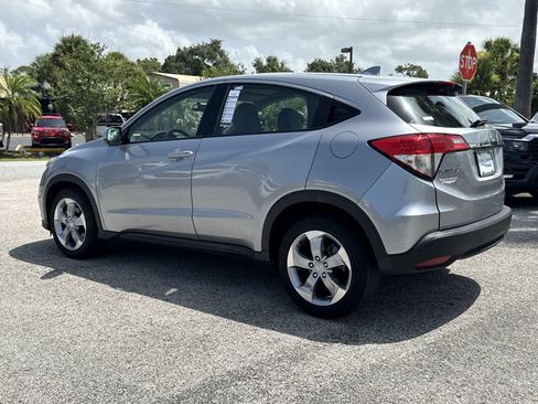 Used 2021 Honda HR-V LX image 7