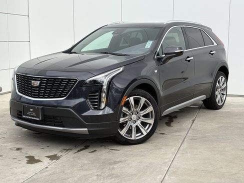 Certified 2023 Cadillac XT4 Premium Luxury image 2