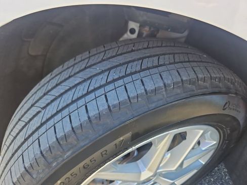 Used 2023 Chevrolet Equinox LS w/ LS Convenience Package FWD image 28