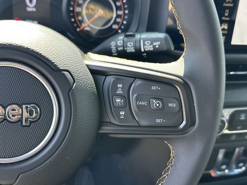 Used 2024 Jeep Wrangler Sport S image 17
