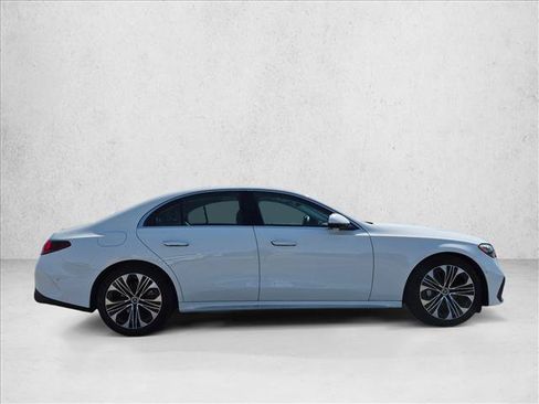 Used 2025 Mercedes-Benz E 350 Sedan image 4