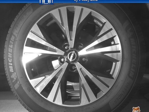Used 2023 Nissan Rogue SV FWD image 16