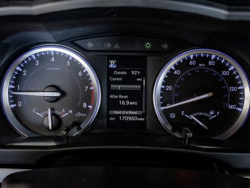 Used 2018 Toyota Highlander XLE image 18