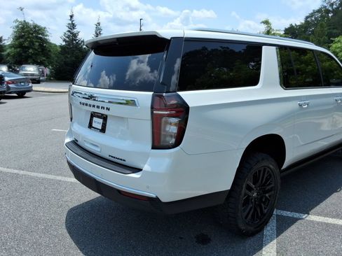 Used 2023 Chevrolet Suburban Premier w/ Premium Package 2 AWD/4WD image 15