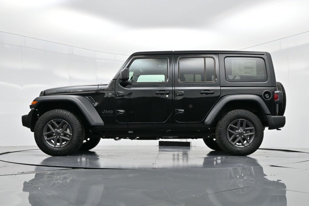 Used 2024 Jeep Wrangler Unlimited Sport AWD/4WD image 10
