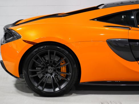 Used 2017 McLaren 570S Coupe RWD image 21