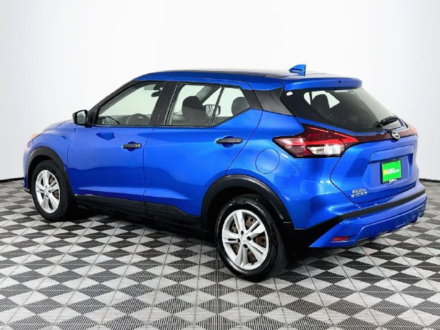 Used 2022 Nissan Kicks S FWD image 6