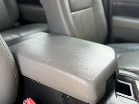 Used 2010 Toyota Tundra Limited image 58