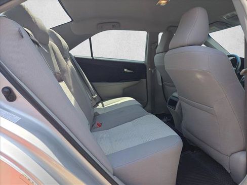 Used 2013 Toyota Camry LE FWD image 12