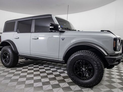 Used 2021 Ford Bronco First Edition AWD/4WD image 2