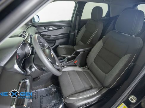 Used 2021 Chevrolet TrailBlazer LT w/ Convenience Package FWD image 25