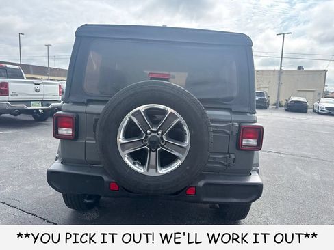 Used 2021 Jeep Wrangler Unlimited Sahara AWD/4WD image 7