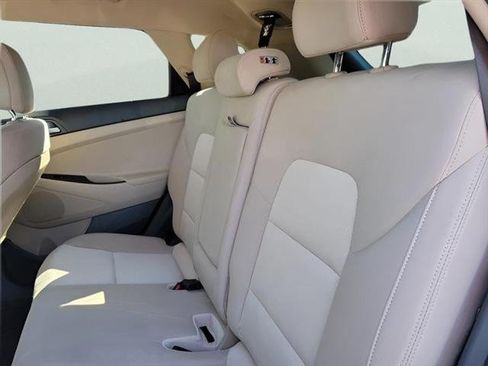 Used 2017 Hyundai Tucson Sport FWD image 11