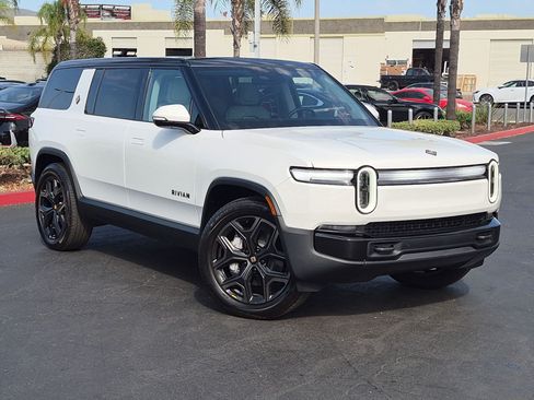 Used 2026 Rivian R1S Adventure AWD/4WD image 2