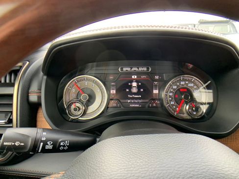 Used 2022 RAM 1500 Limited w/ Body Color Bumper Group image 16