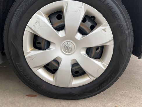 Used 2009 Toyota Camry LE FWD image 25