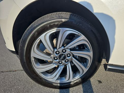 Certified 2023 Lincoln Navigator Reserve AWD/4WD image 34