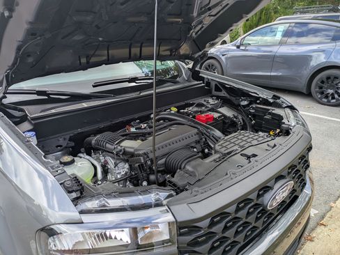 New 2025 Ford Maverick XL w/ Equipment Group 102A image 35