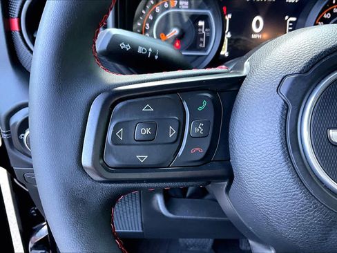 Used 2024 Jeep Gladiator Rubicon AWD/4WD image 22