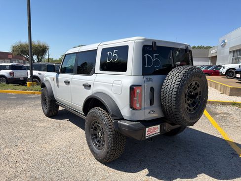 New 2026 Ford Bronco Badlands image 7