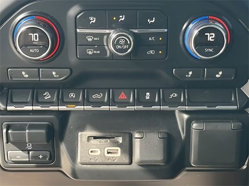 Used 2020 Chevrolet Silverado 1500 LT w/ Texas Edition image 27