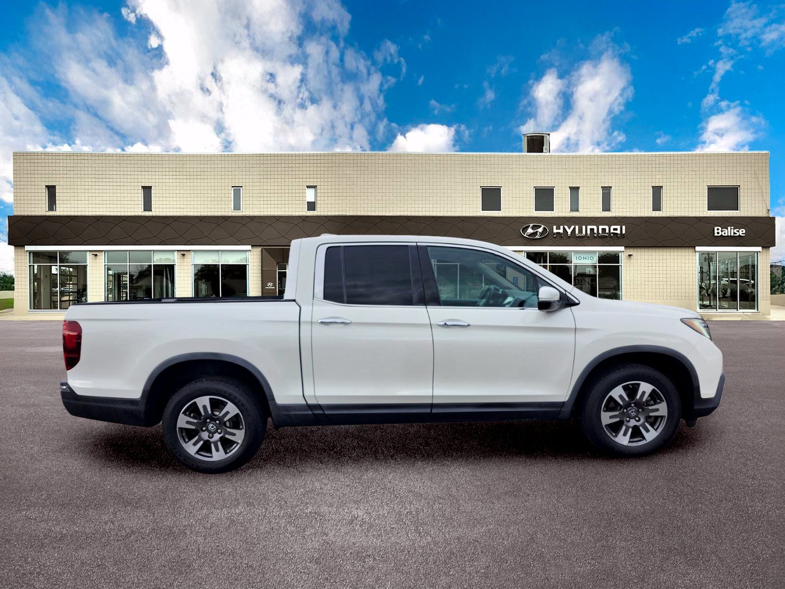 Used 2017 Honda Ridgeline RTL-E image 2