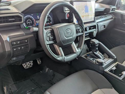 Used 2025 Toyota Tacoma TRD Sport AWD/4WD image 9