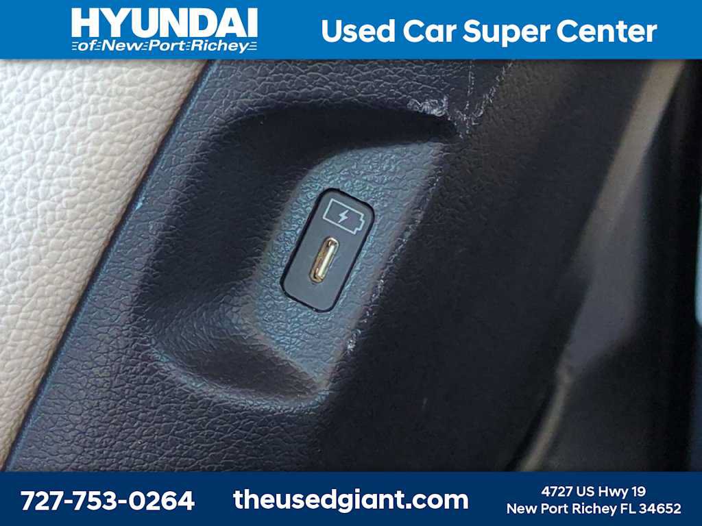 Used 2023 Hyundai Palisade Limited AWD/4WD image 17