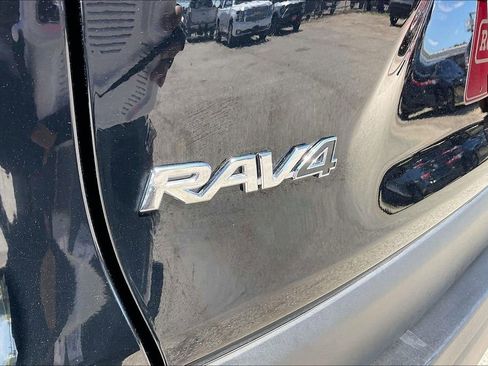 Used 2025 Toyota RAV4 LE AWD/4WD image 21