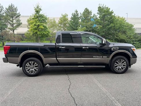 Used 2019 Nissan Titan Platinum Reserve w/ Platinum Utility Package AWD/4WD image 18