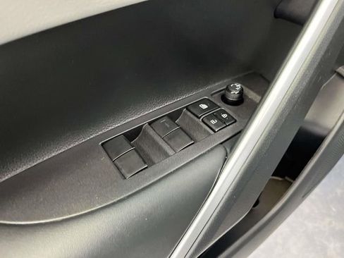 Certified 2024 Toyota Corolla Cross L image 19