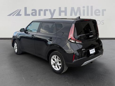 Used 2023 Kia Soul S FWD image 3