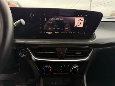 Used 2024 Buick Encore GX Sport Touring image 46