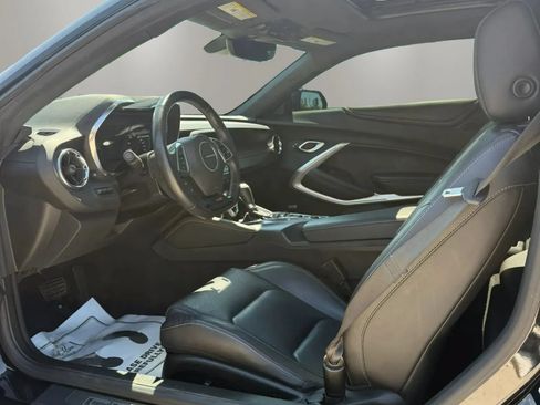 Used 2019 Chevrolet Camaro SS RWD image 9
