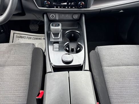 Used 2023 Nissan Rogue SV image 18