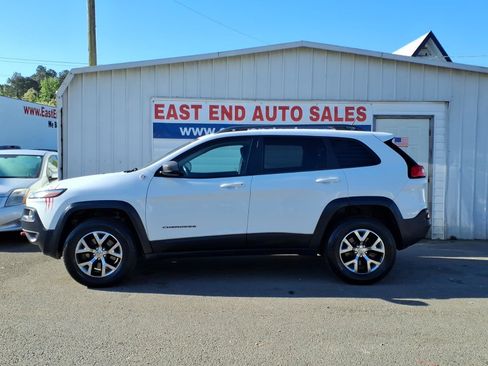Used 2015 Jeep Cherokee Trailhawk w/ Leather Interior Group image 2