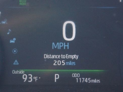 Used 2025 Toyota Sienna XLE w/ XLE Plus Package FWD image 4