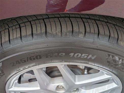 Used 2024 Ford Edge SEL image 11