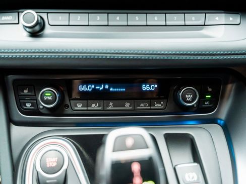 Used 2015 BMW i8 image 46