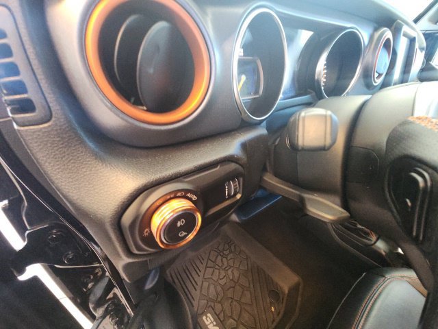 Used 2023 Jeep Gladiator Mojave w/ Cold Weather Group AWD/4WD image 21