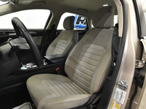 Used 2019 Ford Fusion S image 11